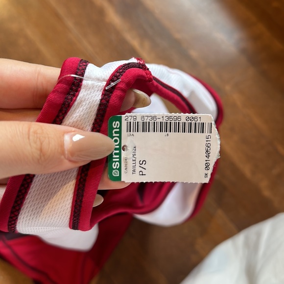 Simons Exclusive Sports Wear Matching Set - Picture 5 of 7